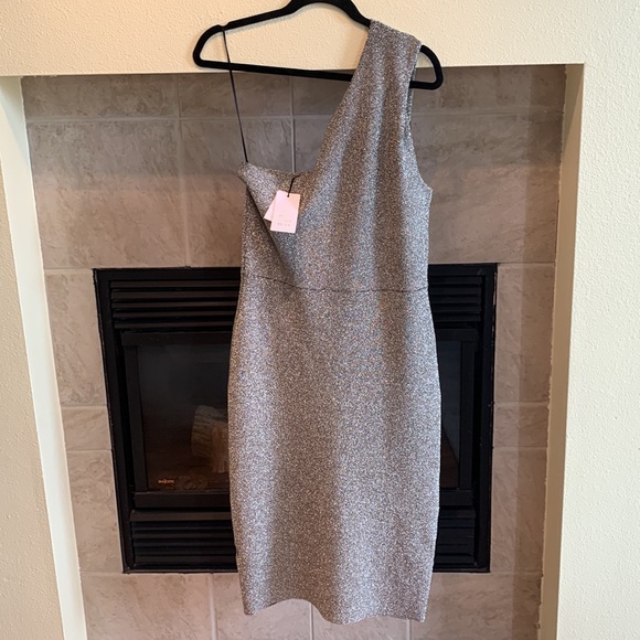 Gorgeous metallic dress - Picture 7 of 7